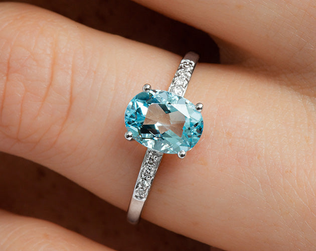 14k Oval Aquamarine and Diamonds March Birthstone Ring